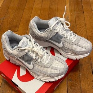 Nike Zoom Vomero 5